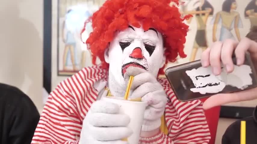 (Skip to 0:17) Ronald McDonald EXTREME Muckbang [By RackaRacka]