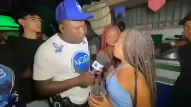 Brasileira menor tarada no baile