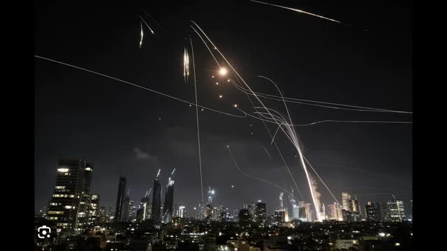 IS THE IRON DOME EVEN REAL ARE WE WATCHING A WAR TAKE PLACE RIGHT NOW OR IS A MOVIE BEING PRODUCED