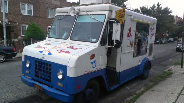 SO WHO IS TOOTSIE FROM DAN AND RIYA