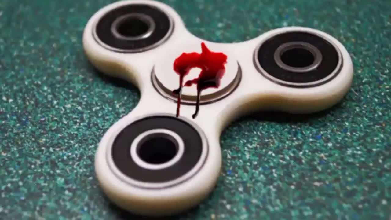 Creepypasta _ fidget spinner marcado por la muerte(720P_HD)