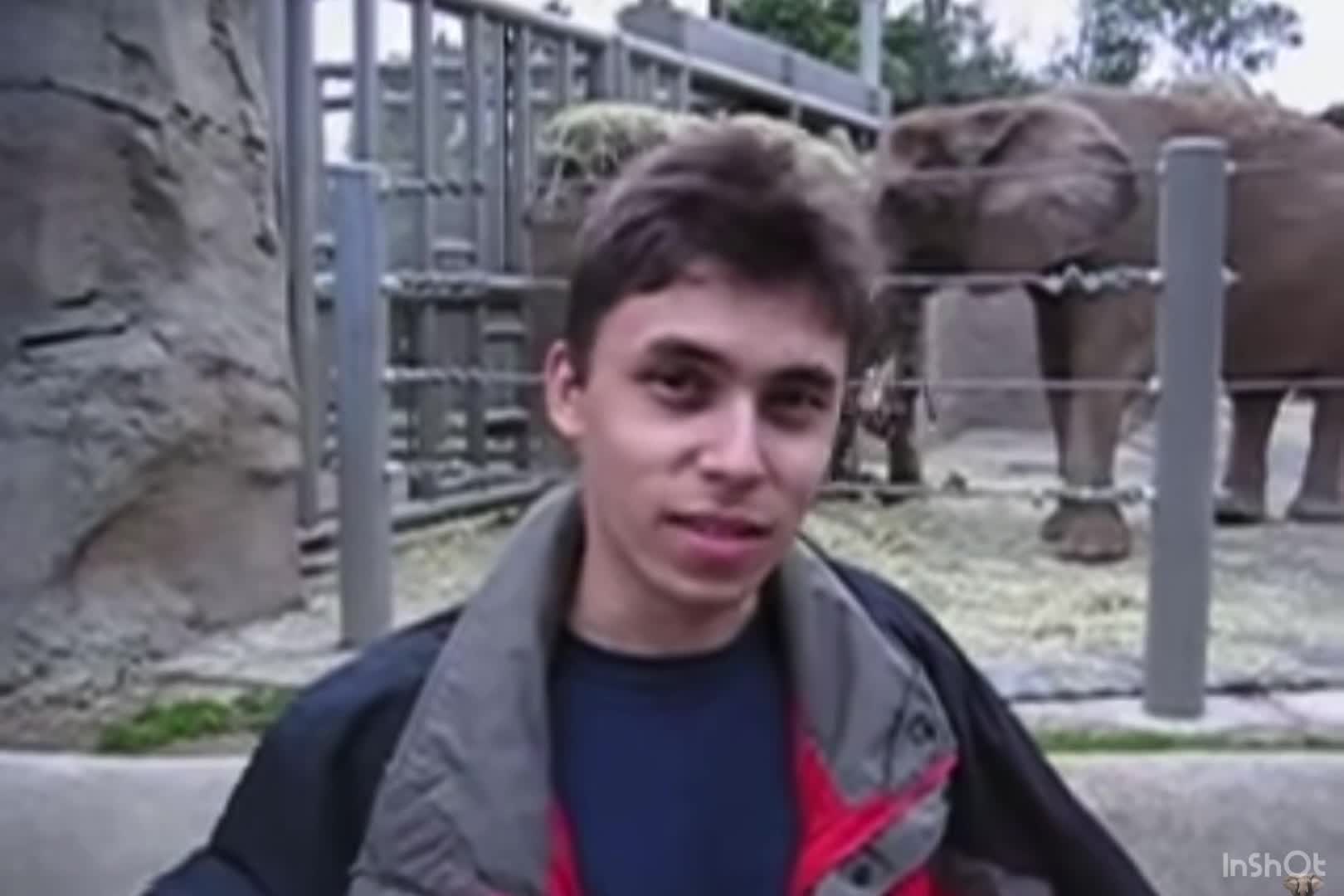 Me at The Zoo (no audio) Me at The Zoo (no audio)