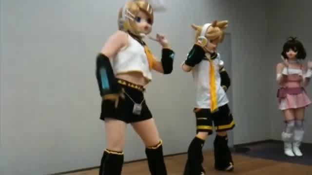 kigurumi ren & ren dancing!