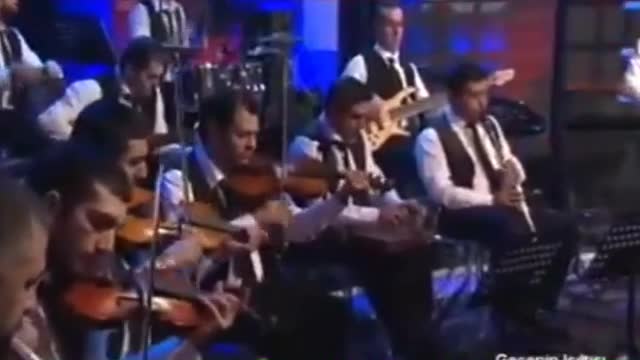 KAPINA GÜL BIRAKTIM