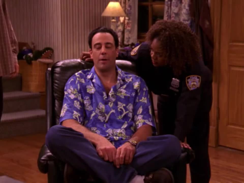 Everybody Loves Raymond S07E01 The Cult