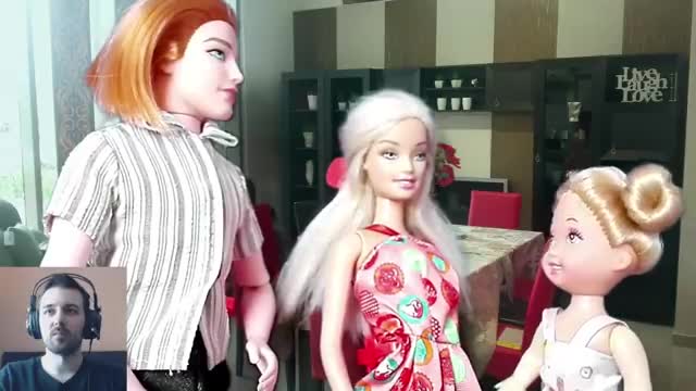 Reactionez: Barbie si ziua copiilor Reactionez: Barbie si ziua copiilor