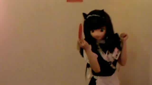 Shizuka trying to play table tennis