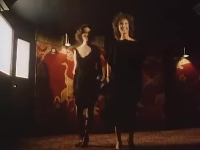 Radio Futura - Escuela de Calor (Vídeo Oficial)(480P) Radio Futura - Escuela de Calor (Vídeo Oficial)(480P)