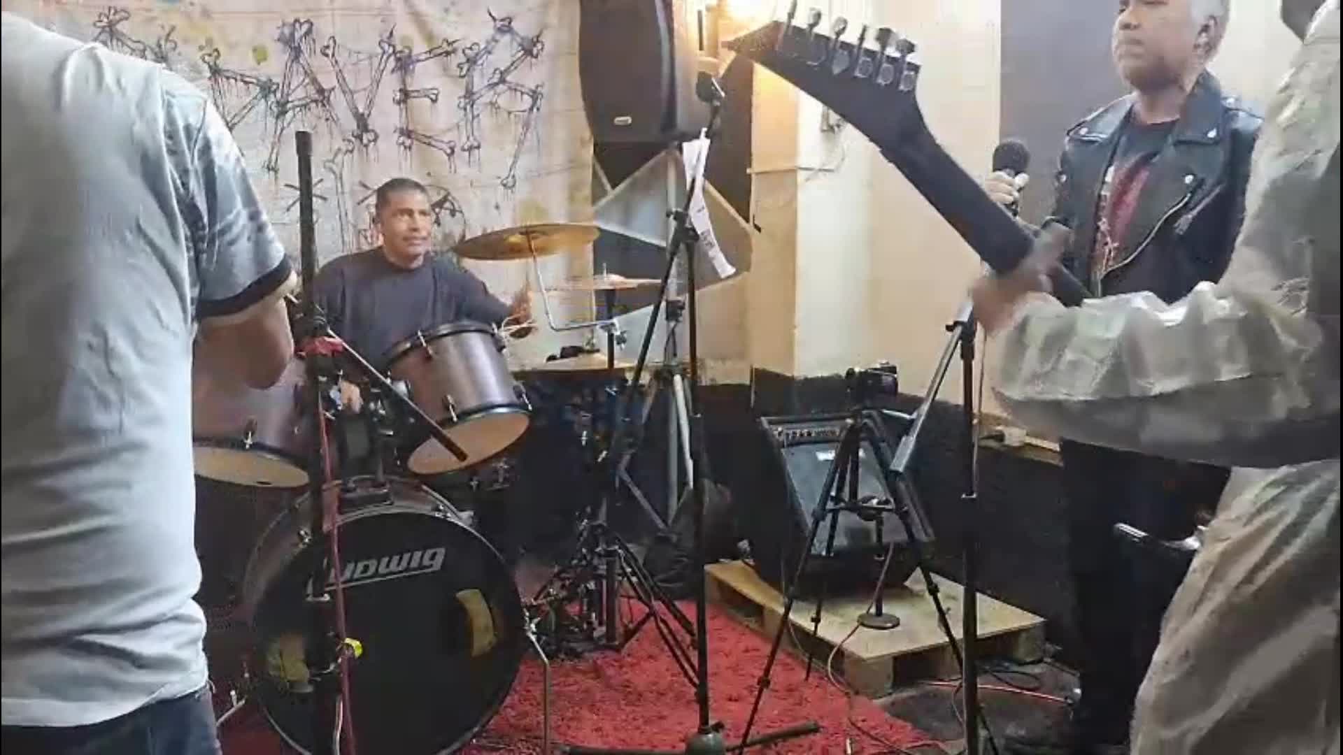 CADAVER LITIO - 2 TEMAS (2025)