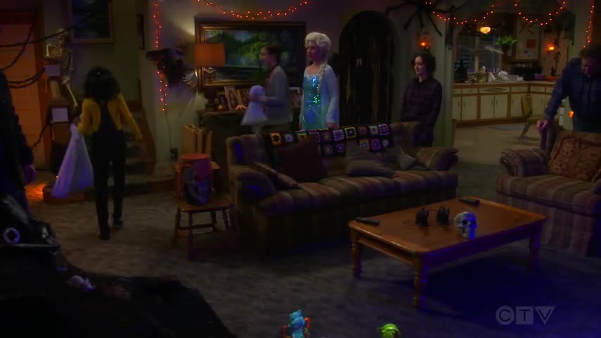 the conners season 3 episode 02 halloween-and-the-election-vs-the-pandemic_480