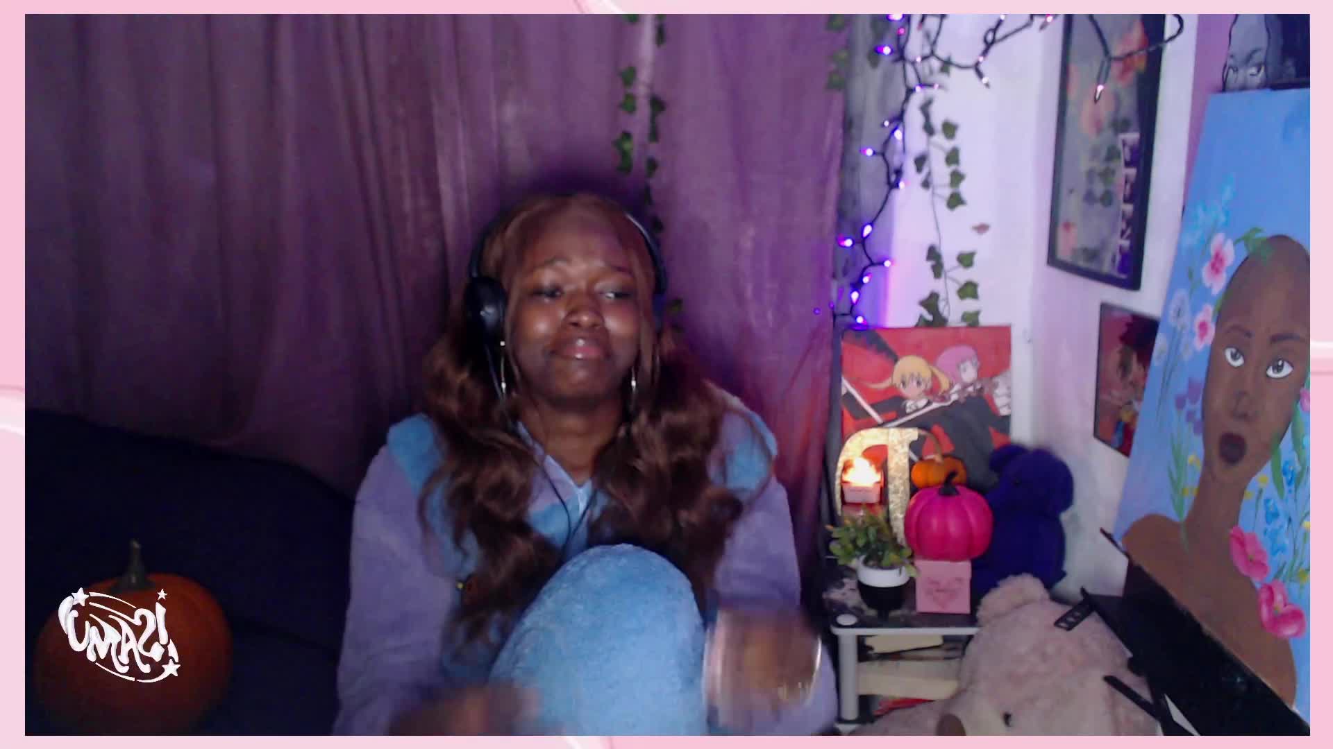 Streamer cries after her discord gets raided Streamer cries after her discord gets raided