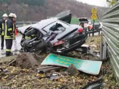 AUDI R8 CRASHES
