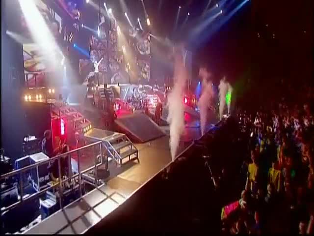 Exclusive Tour Footage
