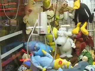 giant claw machine win song