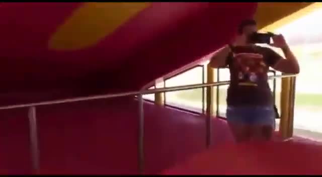 2022 01 02 scary parking garage in Miami with Slide