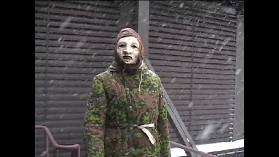 DI6 walking through a NYC snowstorm (2005)