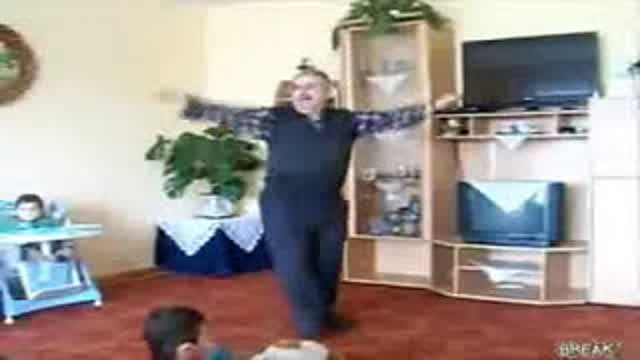 Loquendo Abuelo arabe bailando