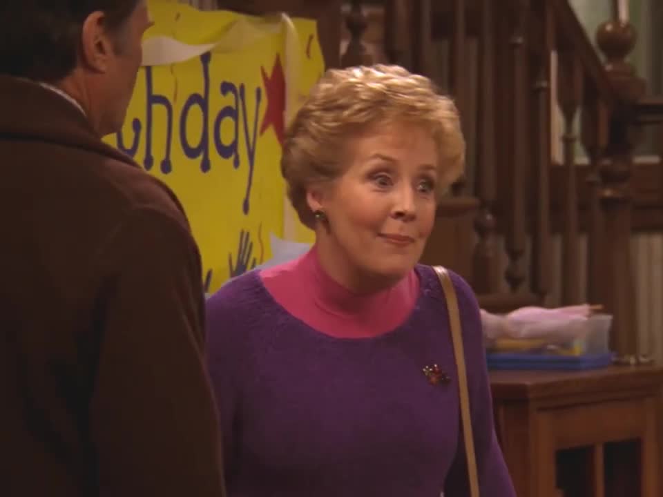 Everybody Loves Raymond S09E15 Pat's Secret
