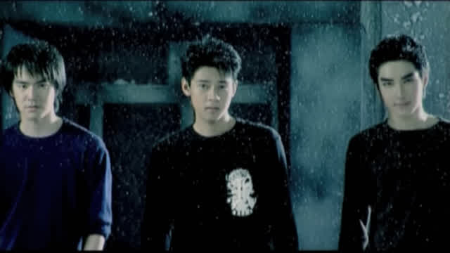 ต่อหน้าฉัน (เธอทำอย่างนั้นได้อย่างไร)