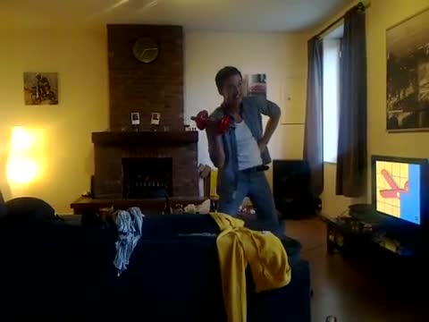 RARE MAN GAAT GEK OP HOPLA NA EEN NACHTJE UITGAAN DEEL 2