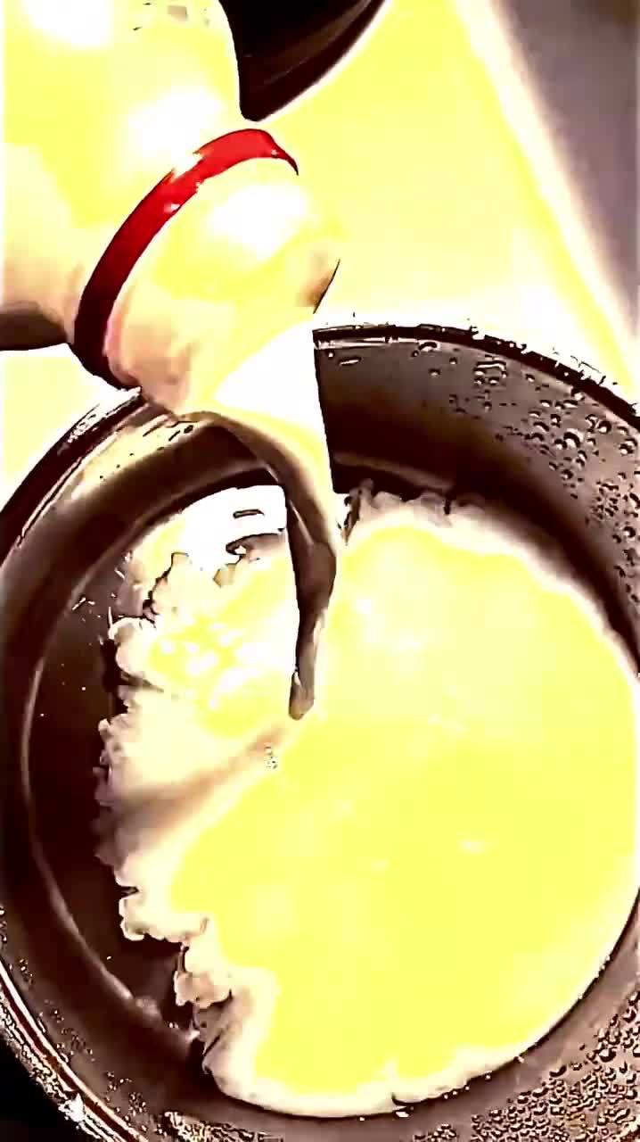 SLAM YOUR MILK IN THERE BABAAAYY!!!!Y!!!! 🥛🍳