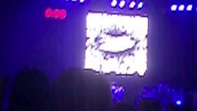 Limp Bizkit trolls the crowd