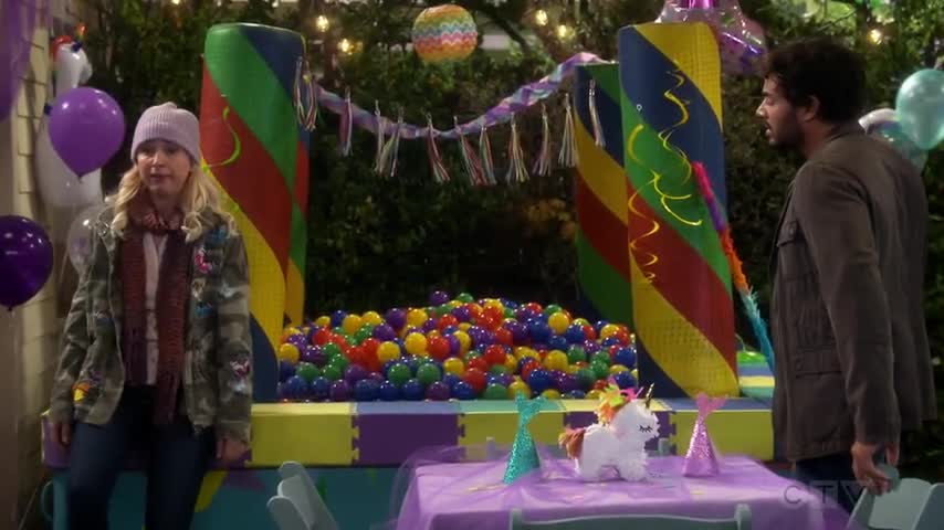 the conners season 3 episode 04 birthdays-babies-and-emotional-support-chickens_480