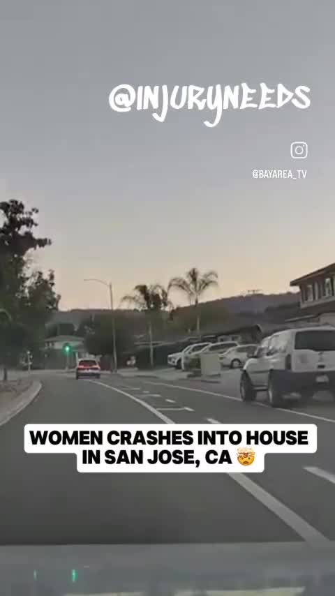 mulher louca choca carro contra casa na Califonia