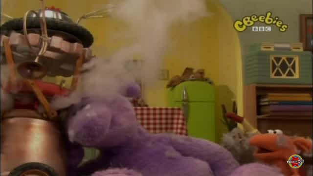 Grande y Pequeño - La Máquina de la Mala Suerte (Español Latino)