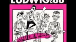 HOULALA - LUDWIG VON 88 HOULALA - LUDWIG VON 88