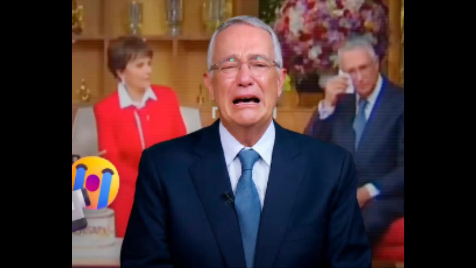 Ricardo salinas pliego paga sus impuestos y sus lacayos derechangos lloran