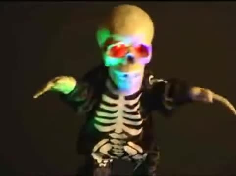 Groovin' Ghoul - Livin da Vida Loca