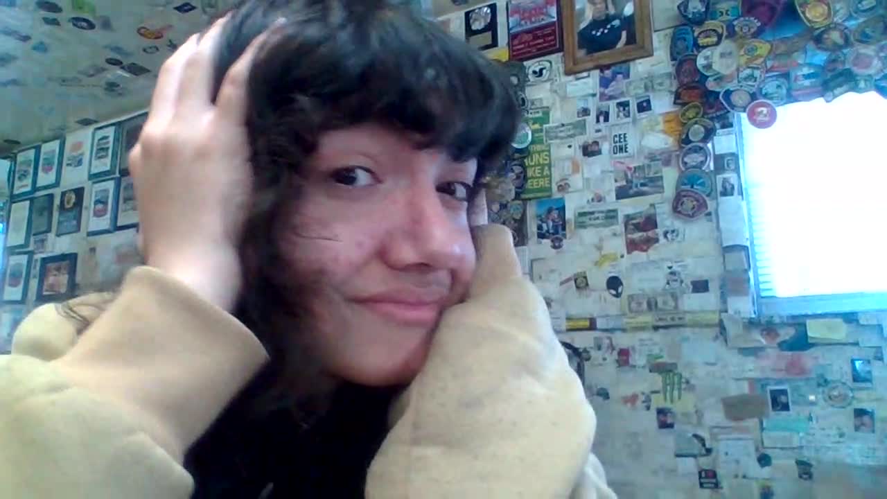 MY GLASSES MAKE ME LOOK SO CHOPPED