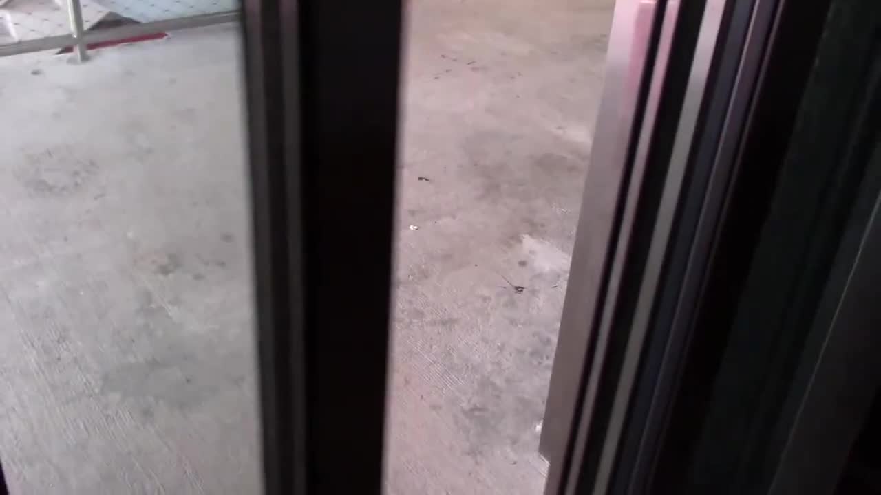 2022 01 02 glass door elevator Museum parking garage in Miami