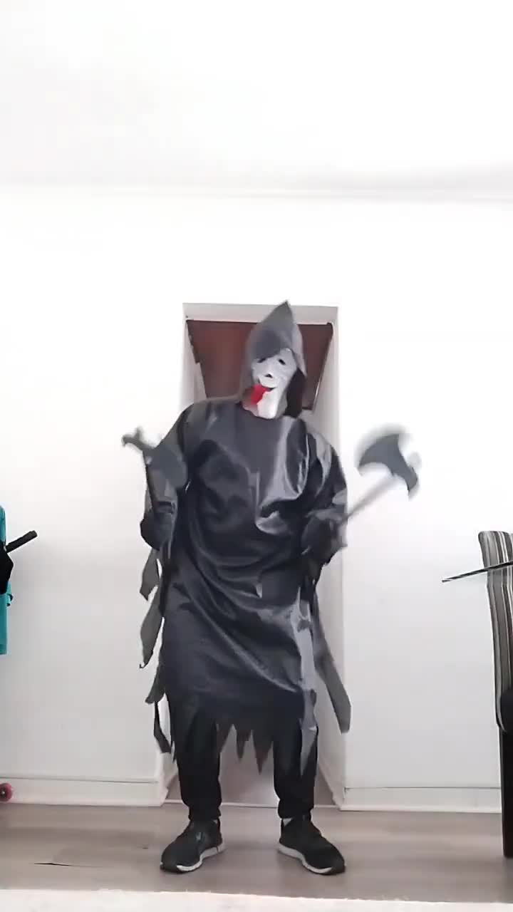 Scary Movie (ghostface) baila el Poucito