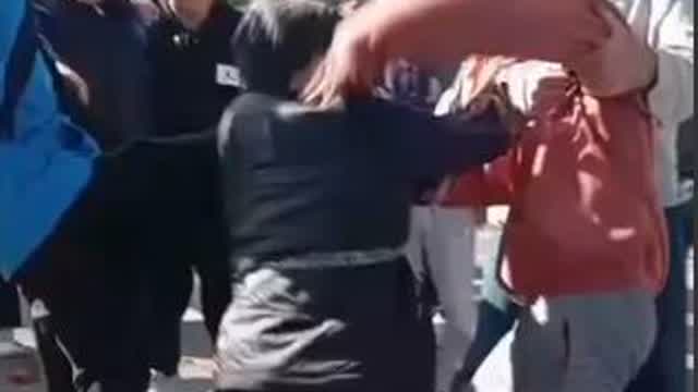 batalla campal en plaza irlanda xd